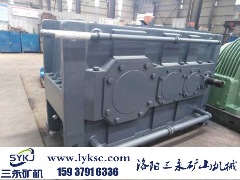 礦機(jī)齒輪箱.jpg